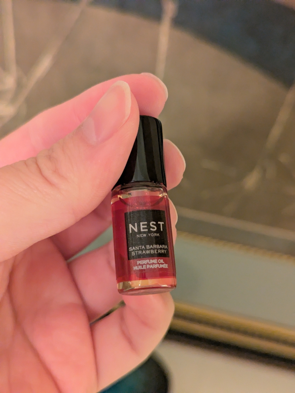 Nest Santa Barbara Strawberry Scented Oi L Mini